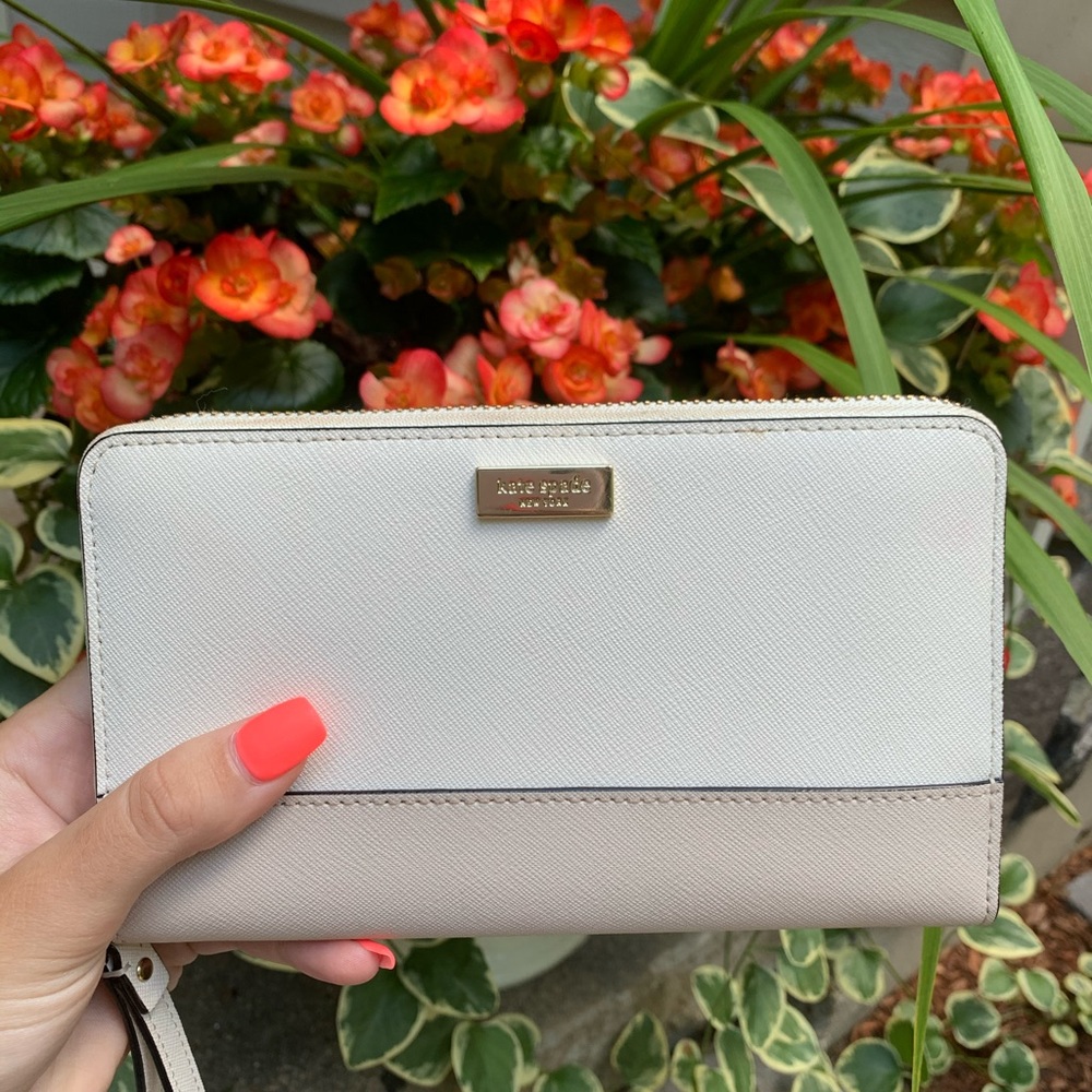 Kate Spade New York Wristlet